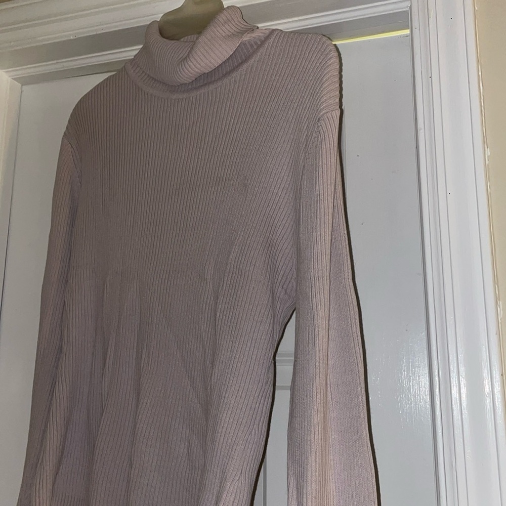 Perspective brand. lavender ladies turtleneck size L